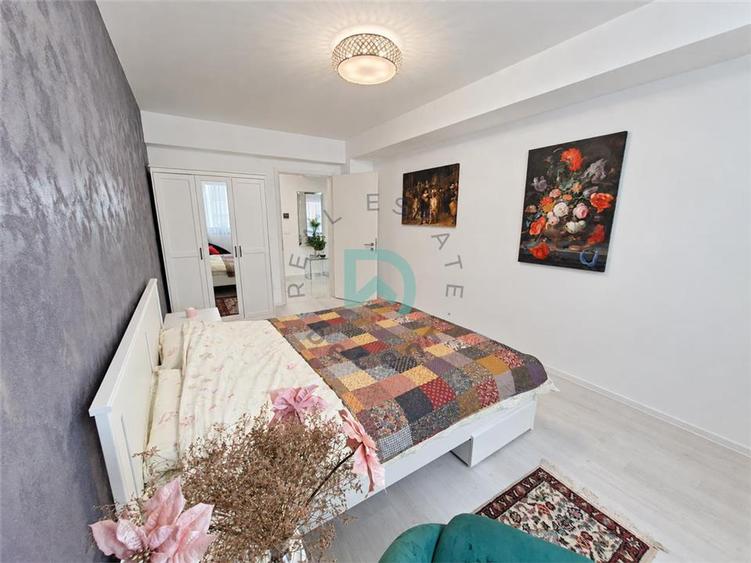 Apartament cu 3 camere decomandat în Tractorul