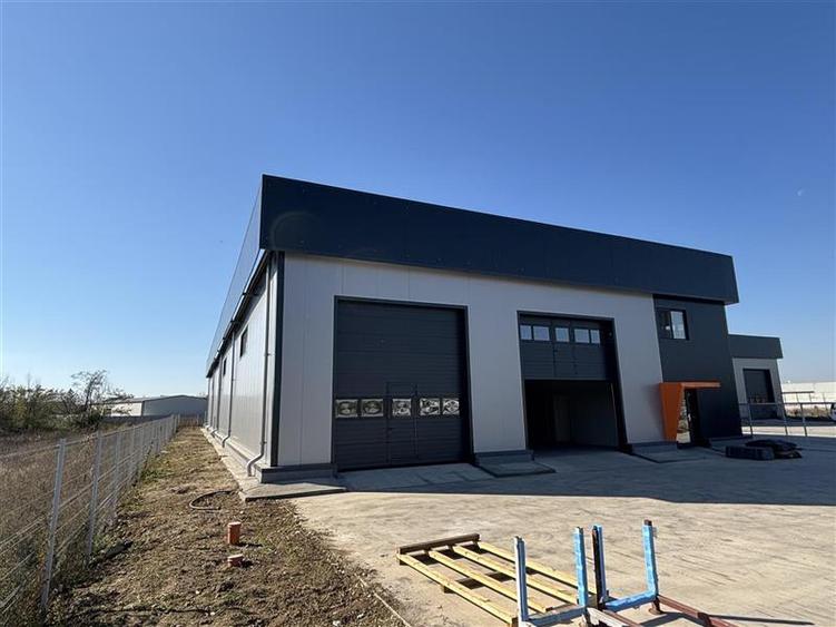 Spațiu industrial, de 1,000 mp, în Central
