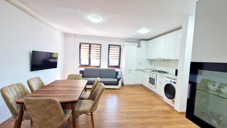 Apartament cu 3 camere decomandat, mobilat în Mamaia-Sat