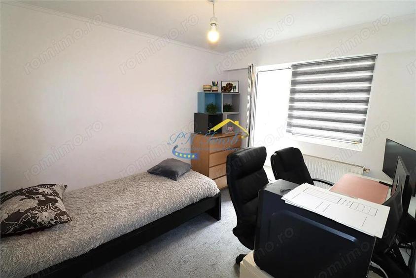 Apartament cu 4 camere decomandat în Turnătorie
