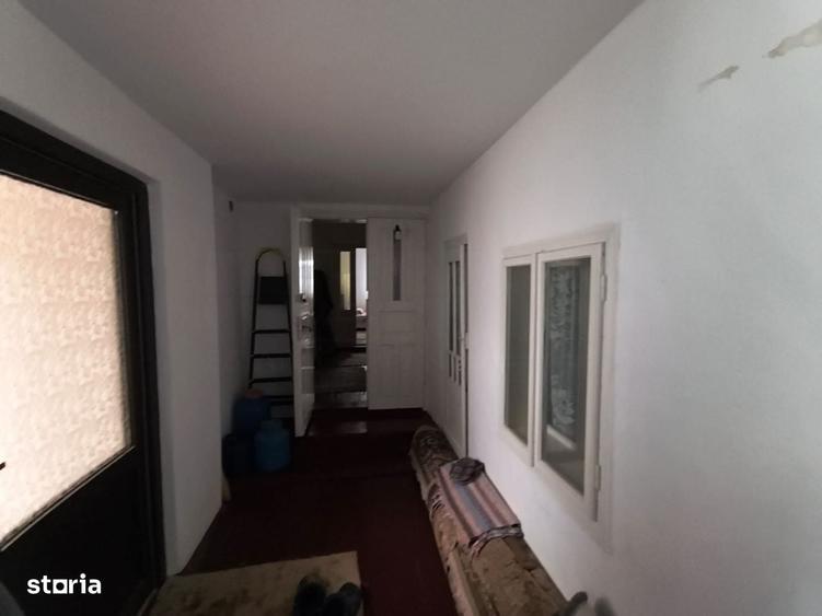 Casă cu 4 camere în Fetești