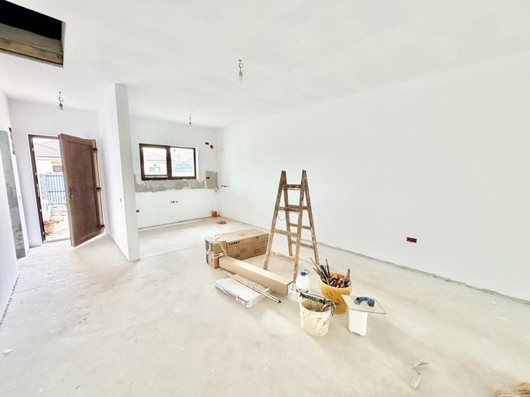 Duplex cu 3 camere cu Canalizare în Moșnița Nouă