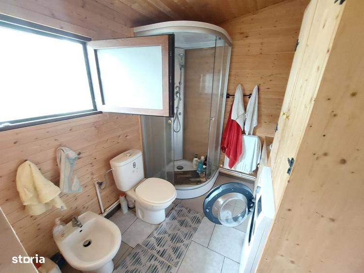 Casă cu 4 camere în Adânca