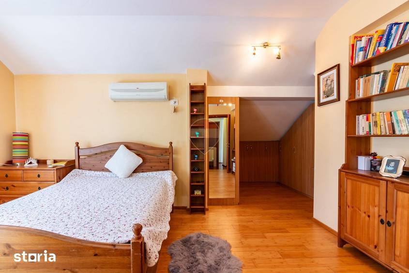 Casă cu 6 camere cu Teren 850 Mp în Corbeanca