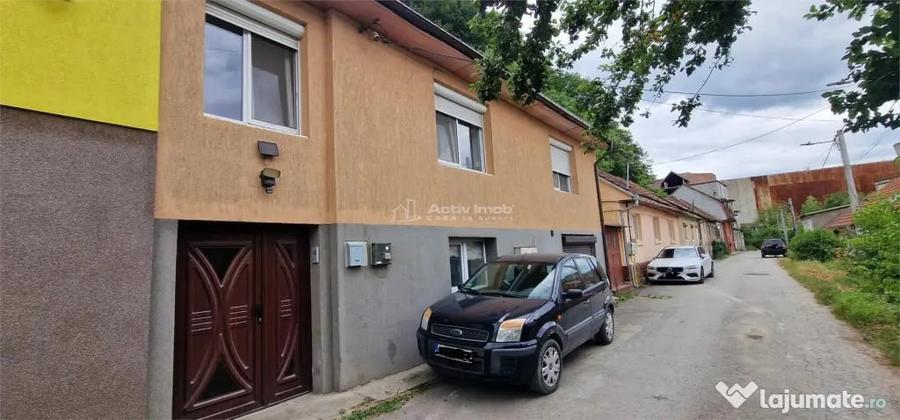 Casă cu 10 camere cu Teren 32 Mp în Muncitoresc