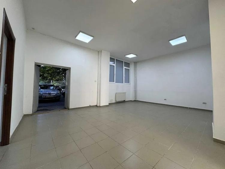 Spațiu comercial, de 100 mp, în Ștefan cel Mare