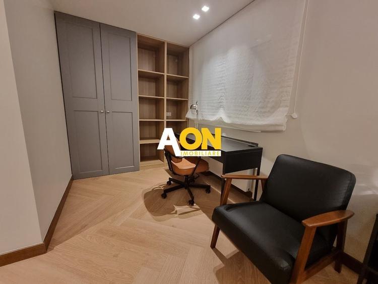 Apartament cu 3 camere decomandat, mobilat în Central