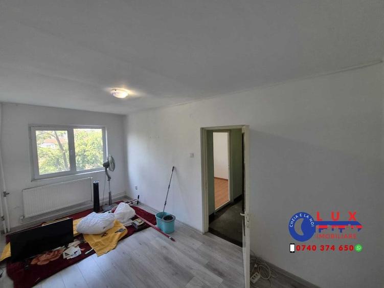 Apartament cu 3 camere decomandat în Babadag