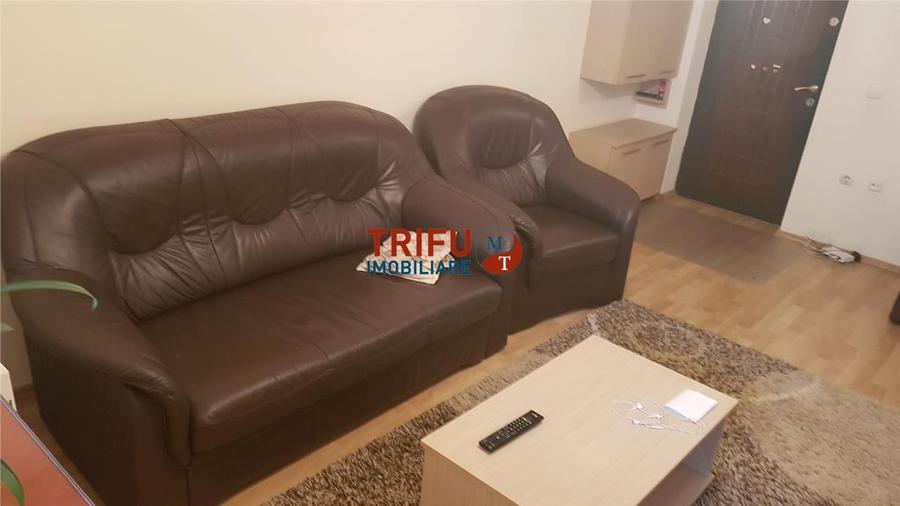 Apartament cu 3 camere semidecomandat, mobilat în Cetate