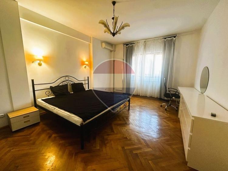 Apartament cu 3 camere decomandat, mobilat în Magheru