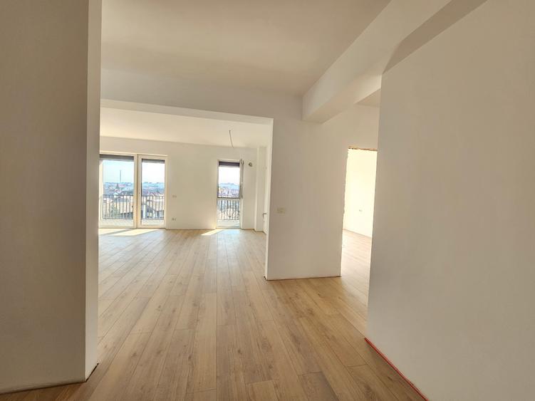 Apartament cu 3 camere decomandat în Central