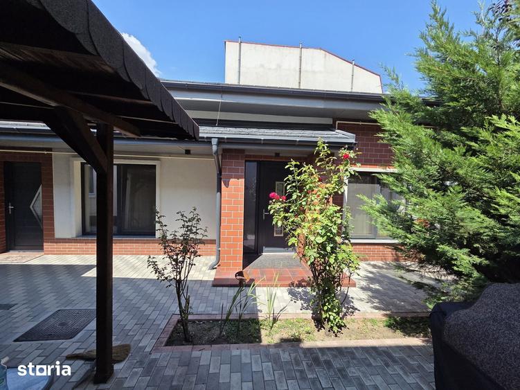 Casă cu 5 camere cu Teren 286 Mp în 1 Mai