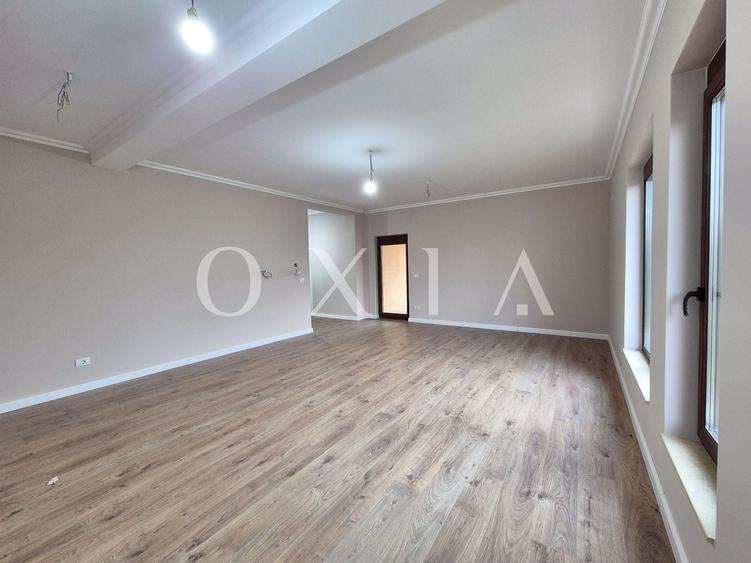 Duplex cu 5 camere cu Canalizare în Dumbrăvița