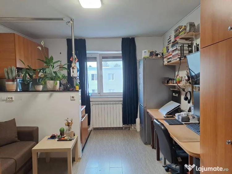 Garsoniera semidecomandata zona Piata Astra. - 11
