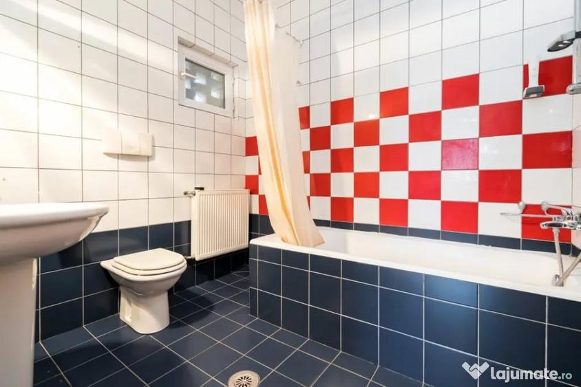 Casă cu 7 camere cu Teren 280 Mp în 1 Mai