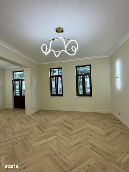 Apartament cu 4 camere în Ștefan cel Mare