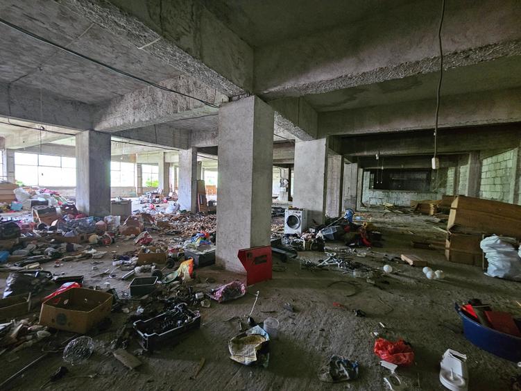 Spațiu comercial, de 2,800 mp, în Freidorf