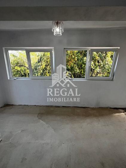 Casă individuală cu 4 camere cu Canalizare în Exterior Sud
