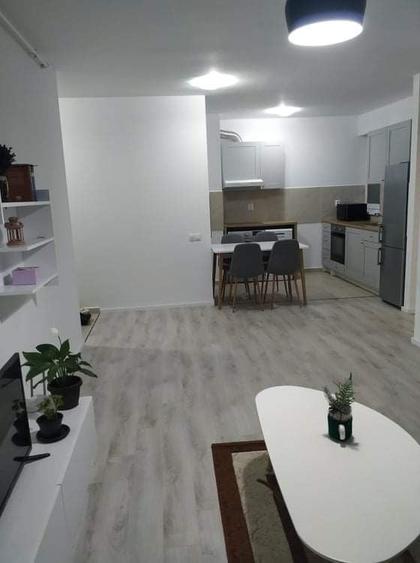 Apartament cu 2 camere semidecomandat în Central