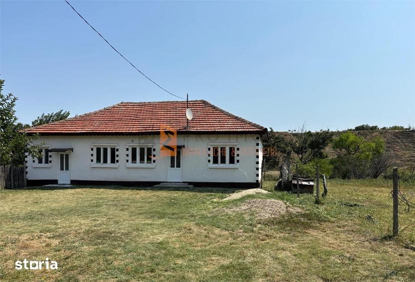 Casă cu 3 camere decomandat cu Teren 1865 Mp în Poșta Câlnău