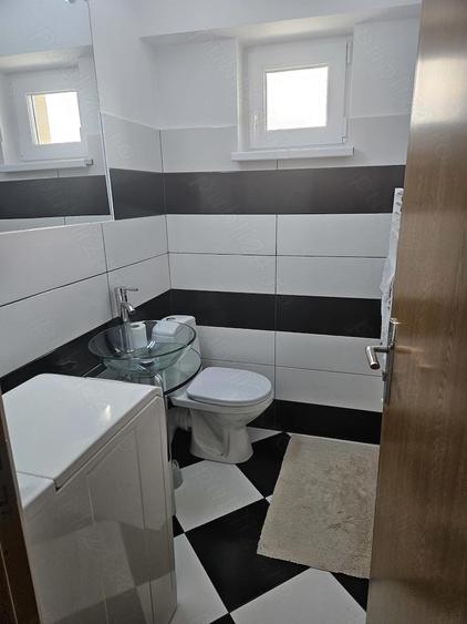 Apartament cu 3 camere decomandat în Exterior Vest