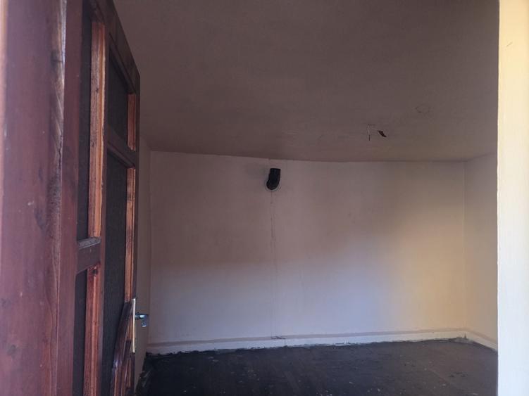 Casă cu 4 camere cu Teren 1000 Mp în Ciclova Română