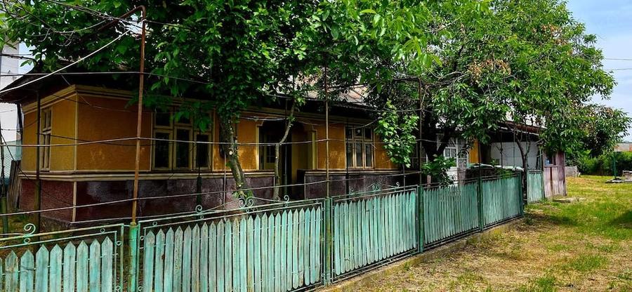 Casă cu 7 camere cu Teren 660 Mp în Corbii Mari