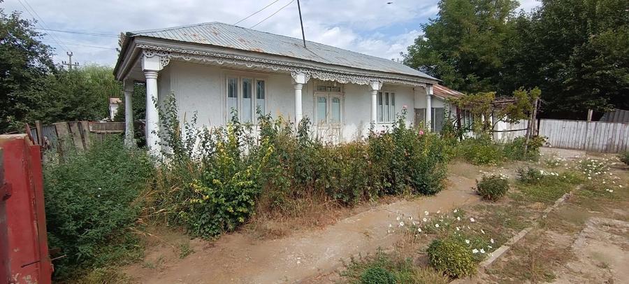 Casă cu 3 camere în Liești