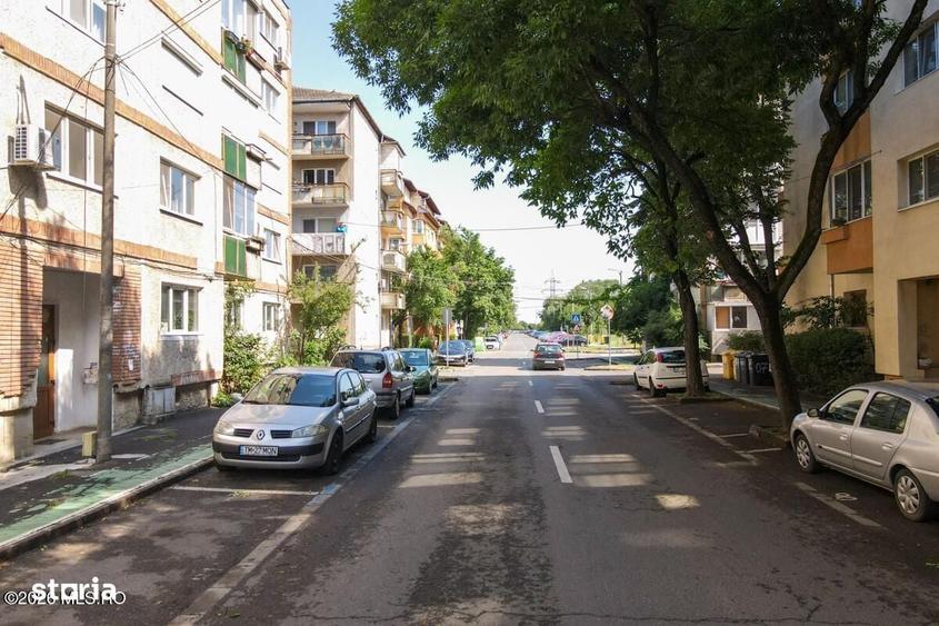 Apartament cu 3 camere decomandat în Soarelui