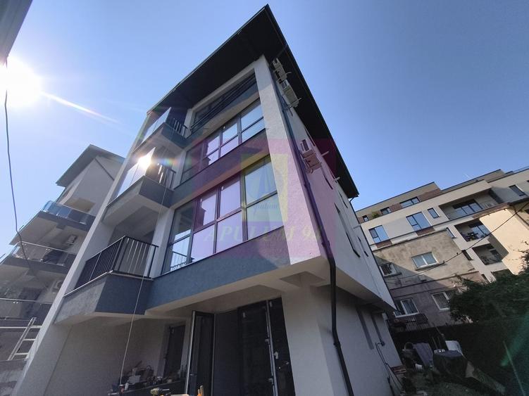 Casă individuală cu 6 camere cu Canalizare în Barbu Văcărescu