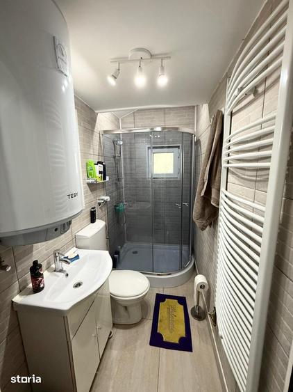 Apartament cu 3 camere nedecomandat în Zamora