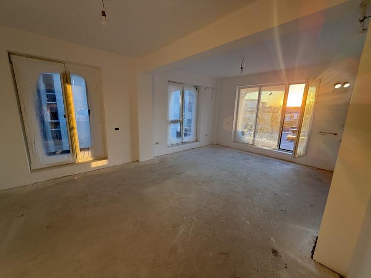 Apartament cu 4 camere decomandat în Theodor Pallady