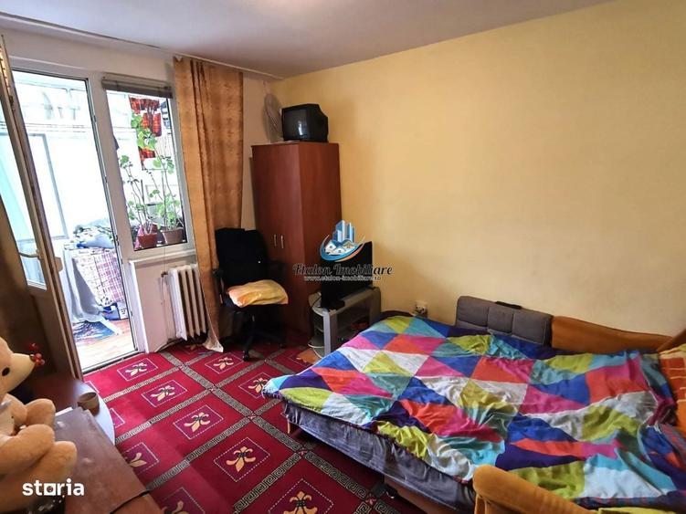 Apartament cu 3 camere decomandat în Calea Romanului