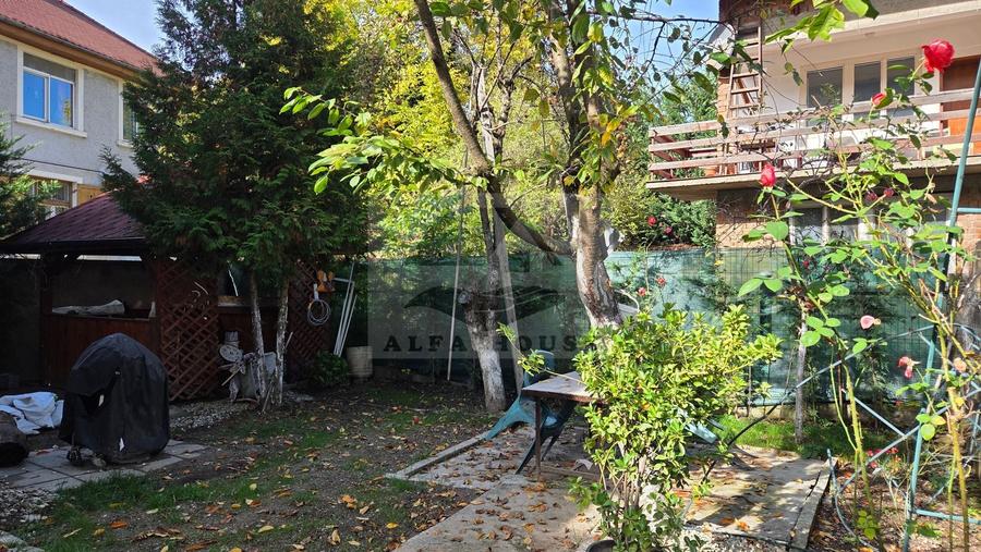 Casă individuală cu 3 camere cu Canalizare în Centrul Civic