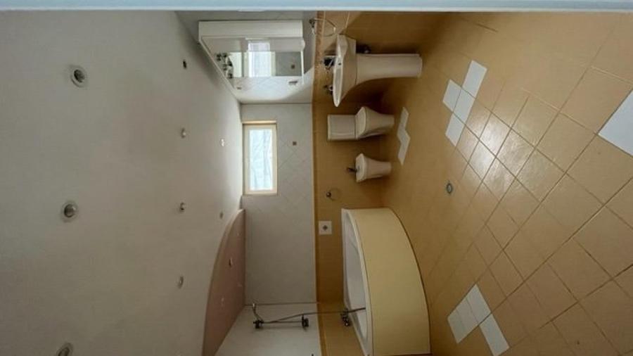 Casă individuală cu 6 camere cu Teren 370 Mp în Nord