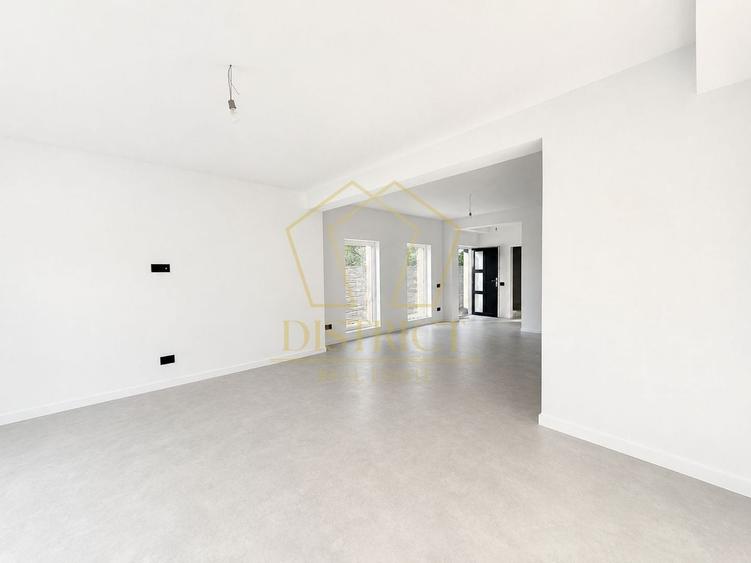 Duplex cu 5 camere cu Canalizare în Giroc