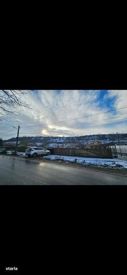 Teren de 3000 mp, în Hotarele