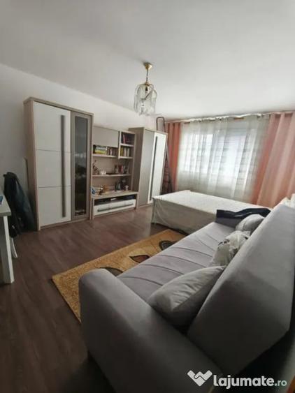 Apartament cu 2 camere decomandat în Siret