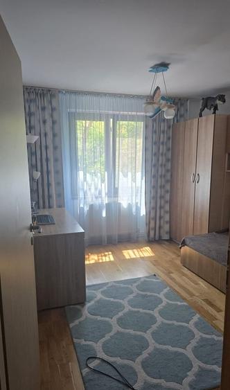 Apartament cu 4 camere decomandat în Crângași
