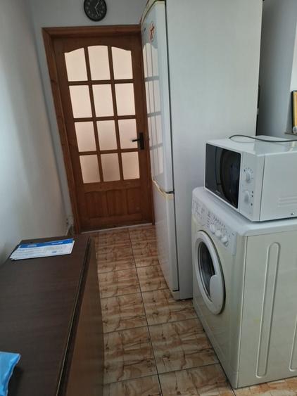 Apartament cu 2 camere semidecomandat în 9 Mai