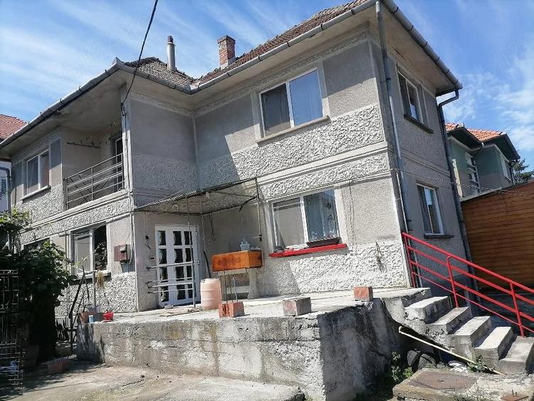 Casă cu Teren 289 Mp în Semicentral