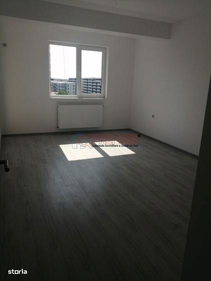 Apartament cu 3 camere decomandat în Metalurgiei