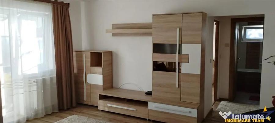 Apartament cu 2 camere semidecomandat în Simeria