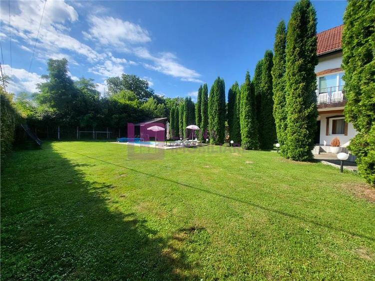 Casă individuală cu 6 camere cu Teren 800 Mp în Central