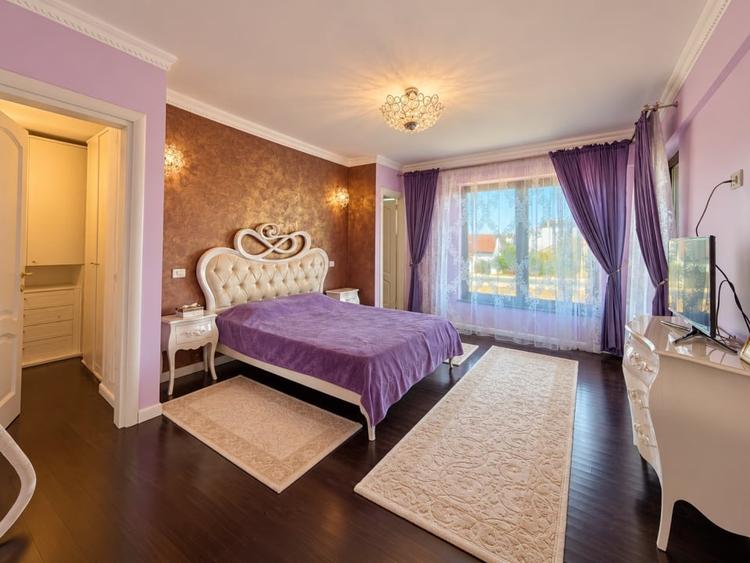Casă individuală cu 10 camere cu Canalizare în Ovidiu