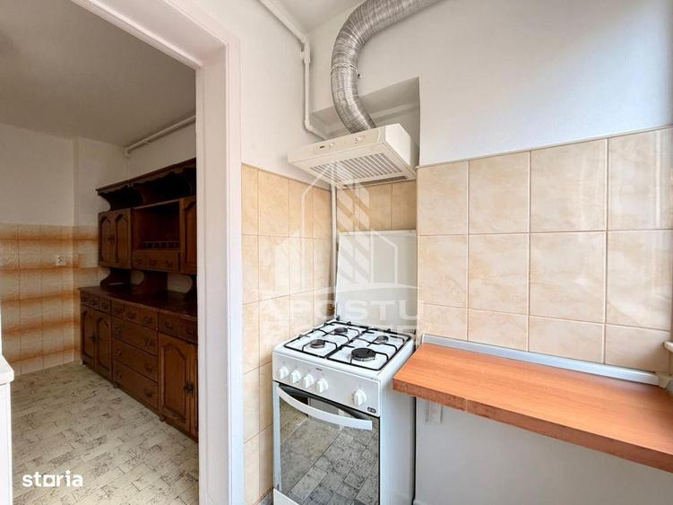 Apartament cu 3 camere, mobilat în Complex Studențesc