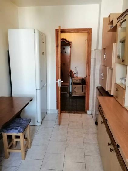 Apartament cu 4 camere decomandat în Gară