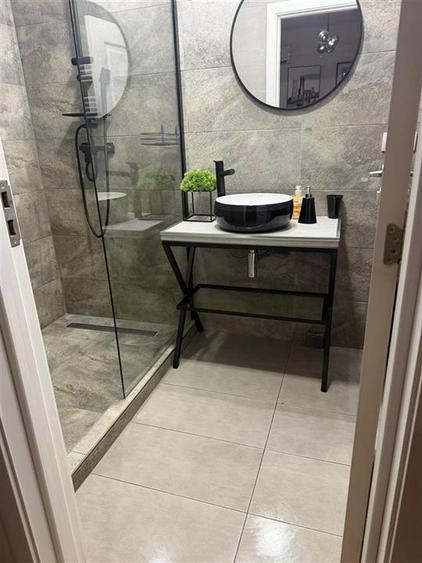Apartament cu 2 camere decomandat în Aeroport