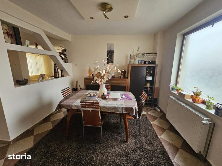 Casă cu 5 camere cu Teren 650 Mp în Curtea de Argeș