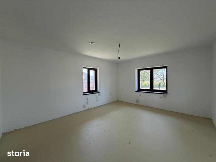 Casă cu 3 camere cu Teren 2900 Mp în Dobrin